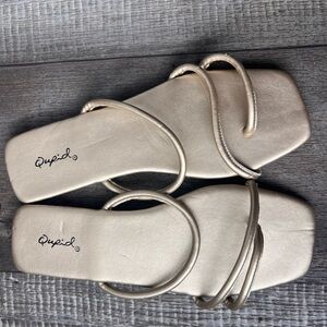 Qupid Gold Women's Sandals Size 6.5